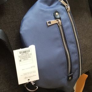 Fanny pack 2compartment design zipper closure blue